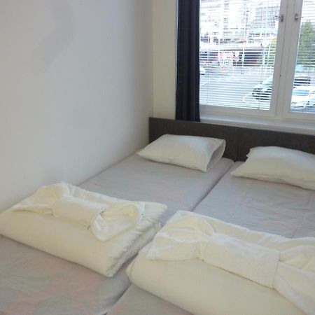 Apartment Van N Praga Esterno foto