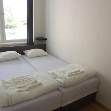 Apartment Van N Praga Esterno foto