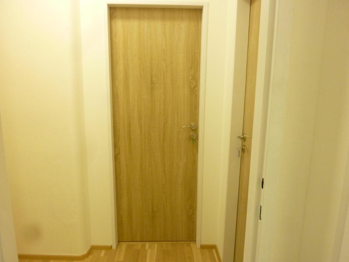 Apartment Van N Praga Esterno foto